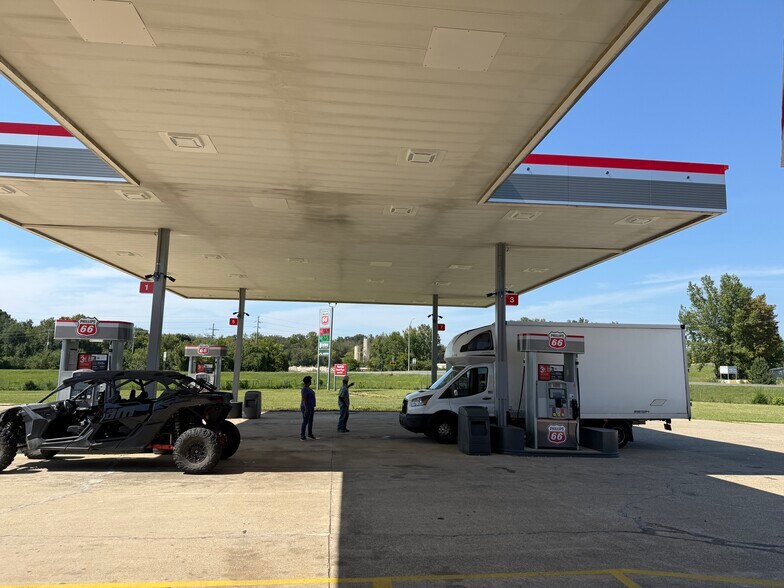 More Photos Of 407 Highway 27 Byp, Nashville Service Station For Sale