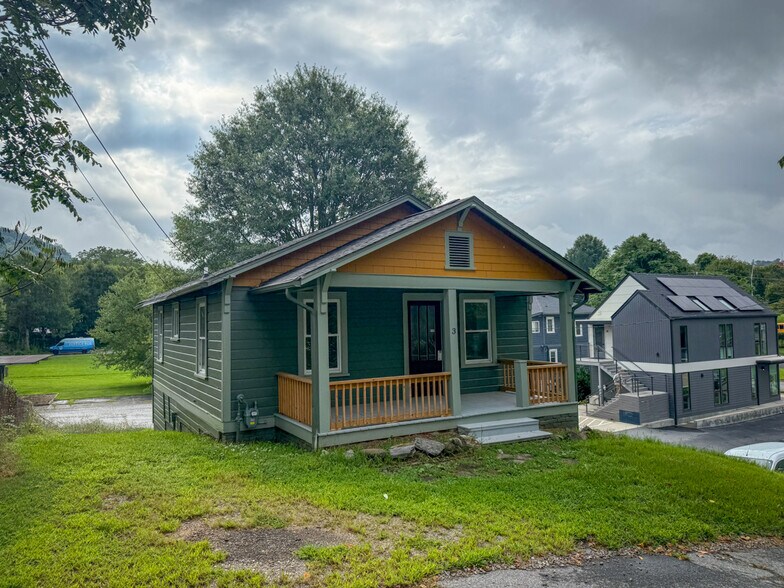 More Photos Of 3 Orchard Pl, Asheville Office For Sale
