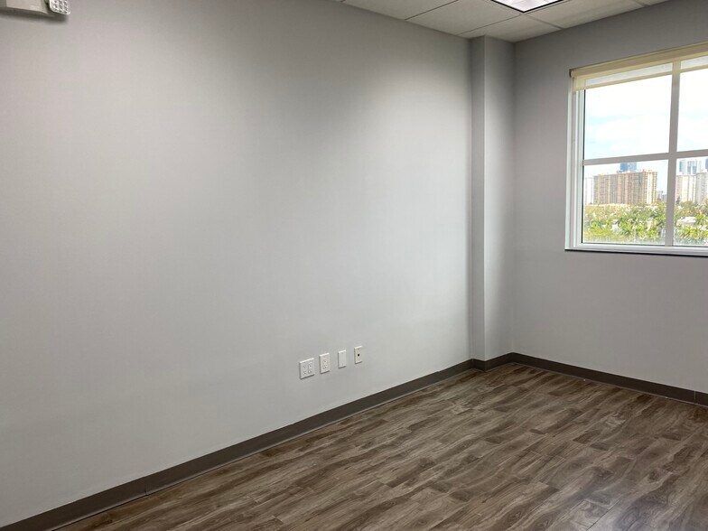 More Photos Of 3363 NE 163rd St, North Miami Beach Medical For Sale