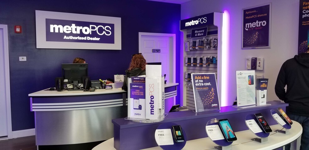 More Photos Of 4 Squire Rd, Revere Storefront For Sale