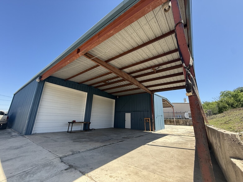 More Photos Of 6604 Topper Rdg, San Antonio Service For Lease