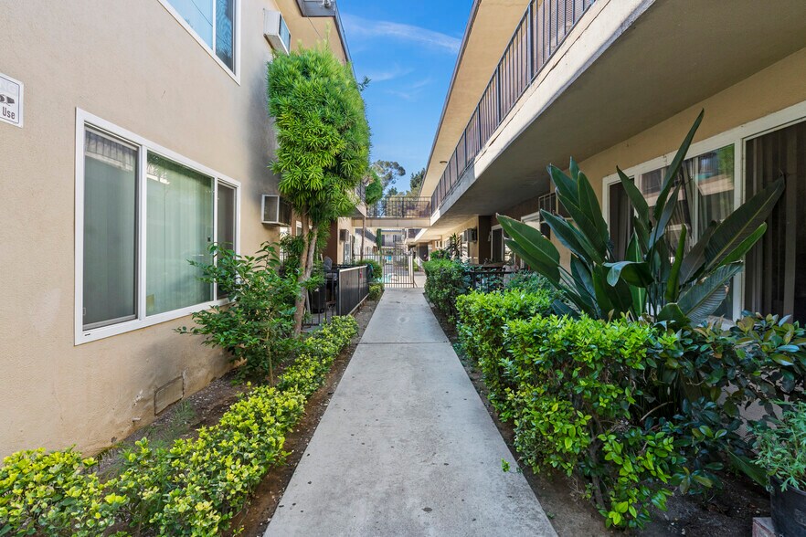 More Photos Of , Canoga Park Multifamily For Sale
