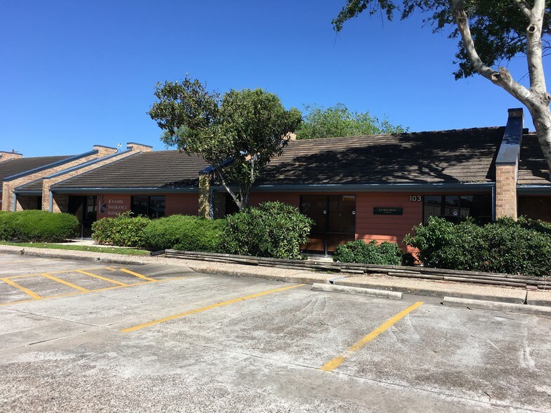 More Photos Of 5866 S Staples St, Corpus Christi Office For Lease