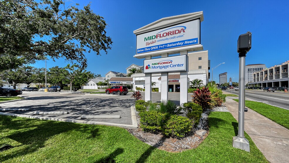 More Photos Of 544 S Washington Blvd, Sarasota Freestanding For Lease