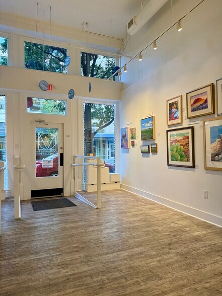 More Photos Of 22 Campbell Ave SE, Roanoke Storefront Retail Residential For Lease