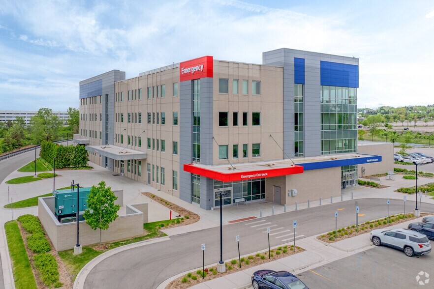 Primary Photo Of 39000 W Seven Mile Rd, Livonia Medical For Lease