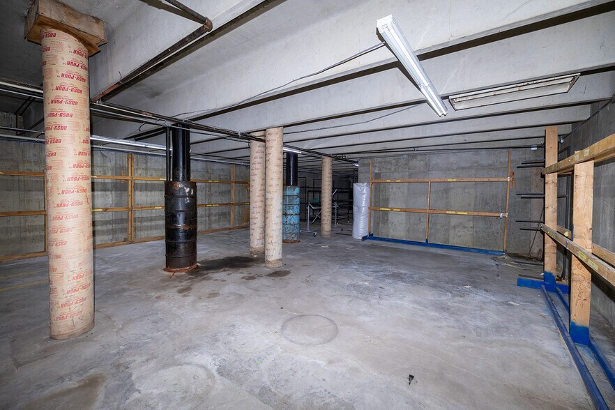 More Photos Of 11209 W Kellogg, Wichita Auto Dealership For Sale