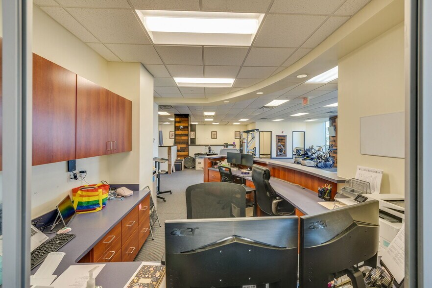 More Photos Of 400-444 Clinchfield St, Kingsport Medical For Sale