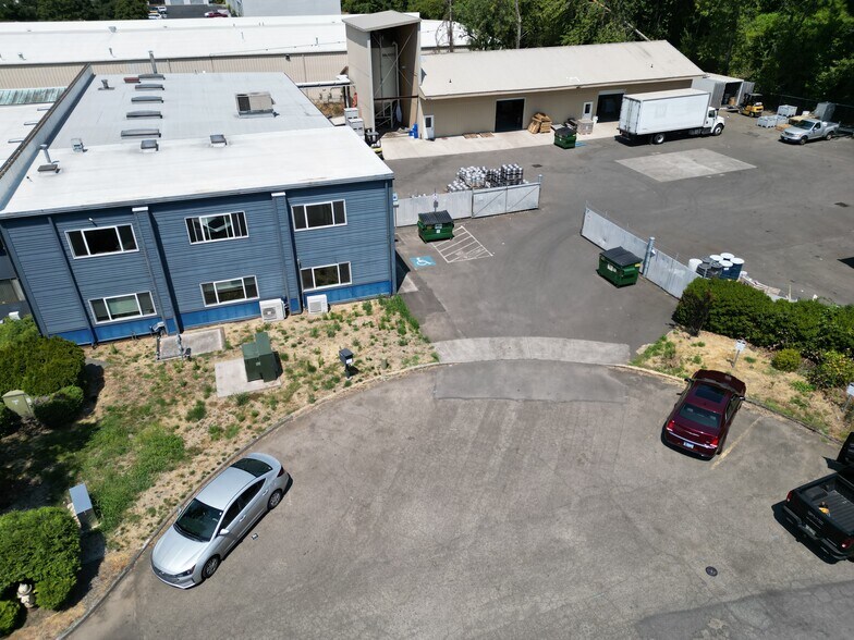 More Photos Of 10123 SE Brittany Ct, Clackamas Warehouse For Sale