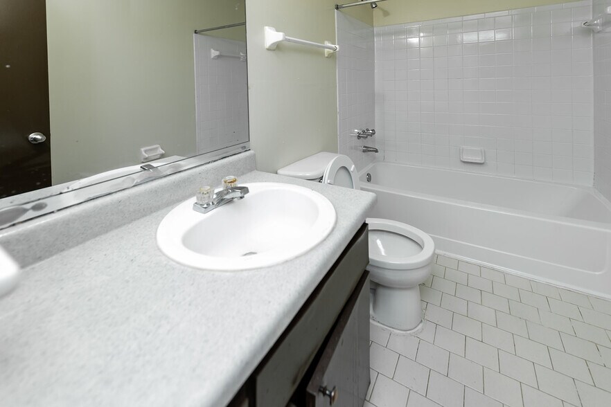 More Photos Of 3417-3443 Spottswood Ave, Memphis Apartments For Sale