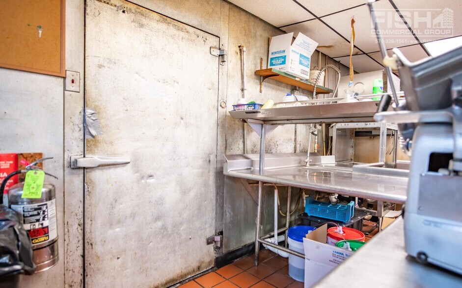 More Photos Of 204 Valley St, Williamsport Bar For Sale