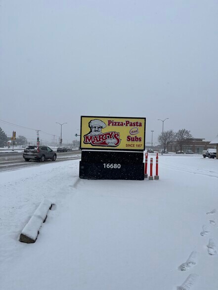 More Photos Of 16680 W Bluemound Rd, Brookfield Fast Food For Sale