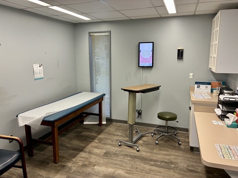 More Photos Of 5223 Paulsen St, Savannah Medical For Lease