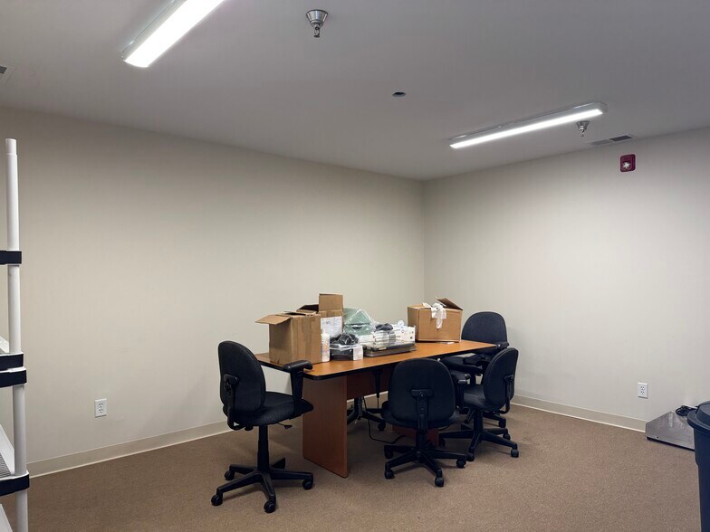 More Photos Of 5905 Scott Blvd, Horn Lake Light Distribution For Lease