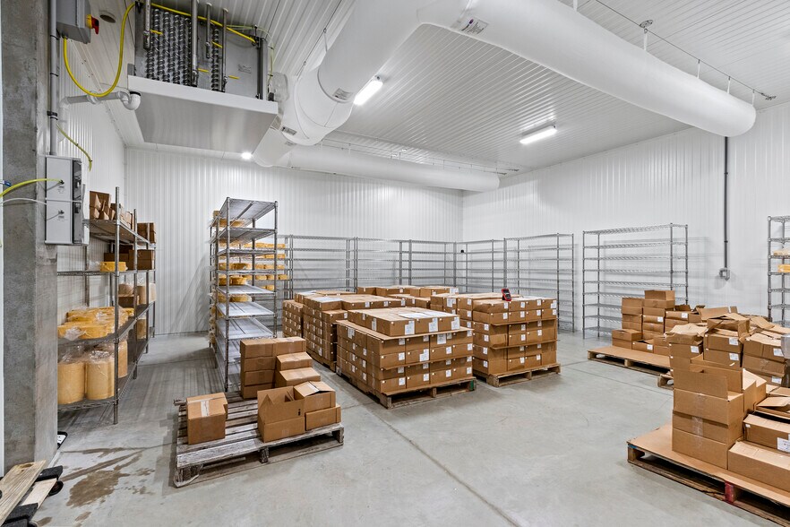 More Photos Of 8103 WI-42 Hwy, Egg Harbor General Retail For Sale