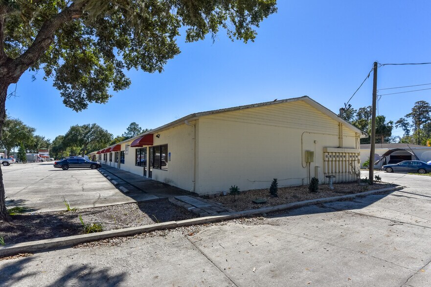 More Photos Of 703 S State St S, Bunnell General Retail For Sale