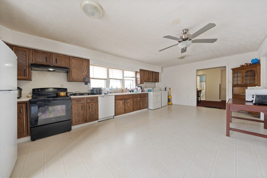 More Photos Of 1530 Cleveland Rd, Sandusky Hotel For Sale