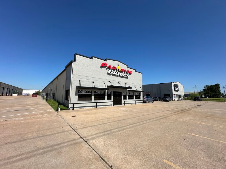 More Photos Of 5485 W Sam Houston Pky N, Houston Unknown For Lease
