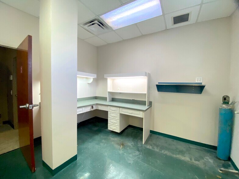 More Photos Of 910 Williston Park Pt, Lake Mary Medical For Sale