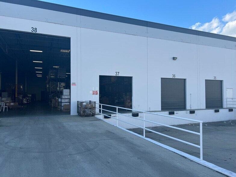 More Photos Of 15241-15277 Don Julian Rd, City of Industry Warehouse For Lease