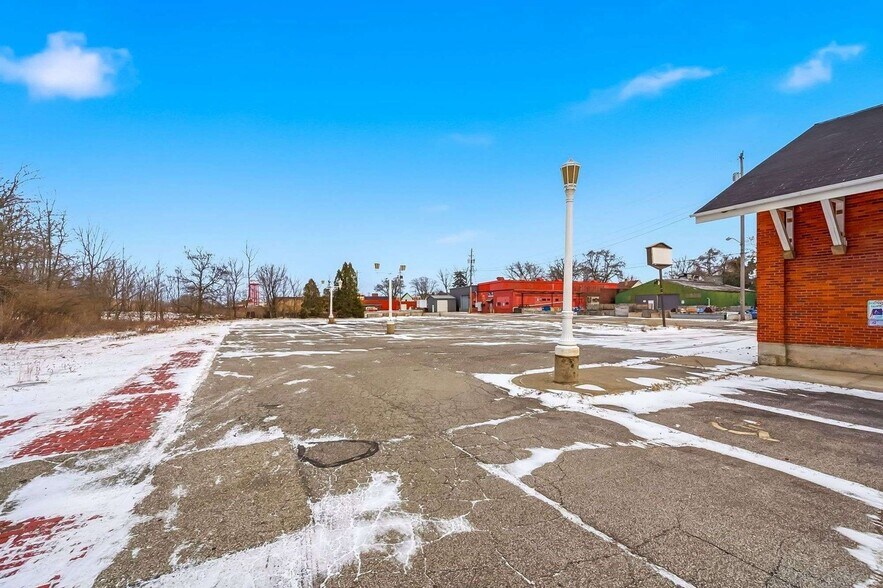 More Photos Of 412 E River St, Elyria Office For Sale