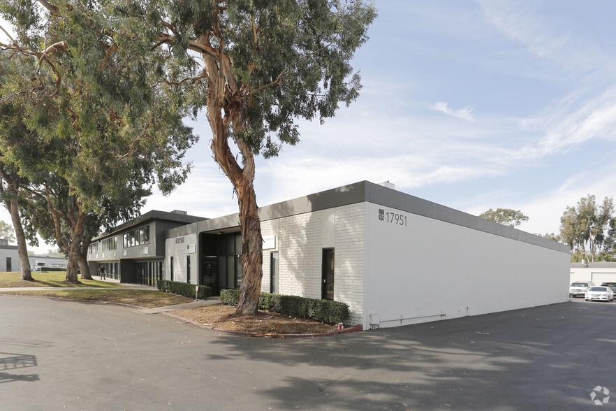 More Photos Of 17951 Sky Park Cir, Irvine Flex For Lease