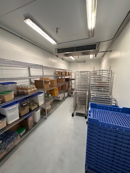 More Photos Of 1311 SE 7th Ave, Portland Restaurant For Lease