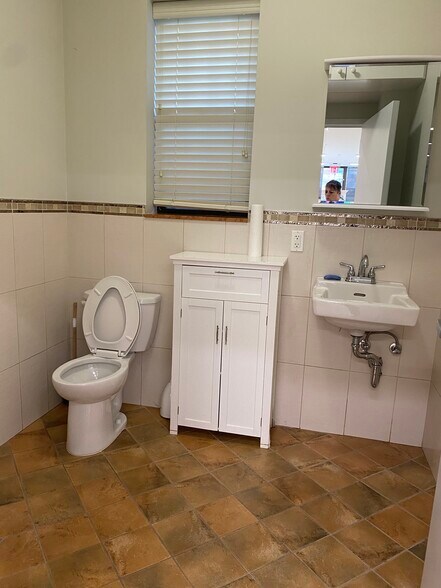 More Photos Of 6721 13th Ave, Brooklyn Office For Sale