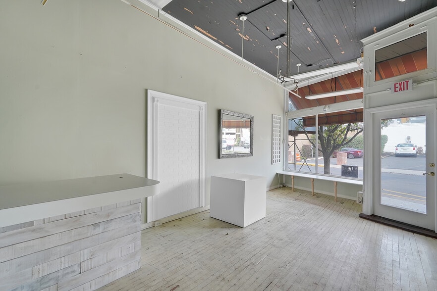 More Photos Of 5 Wharf Ave, Red Bank General Retail For Lease
