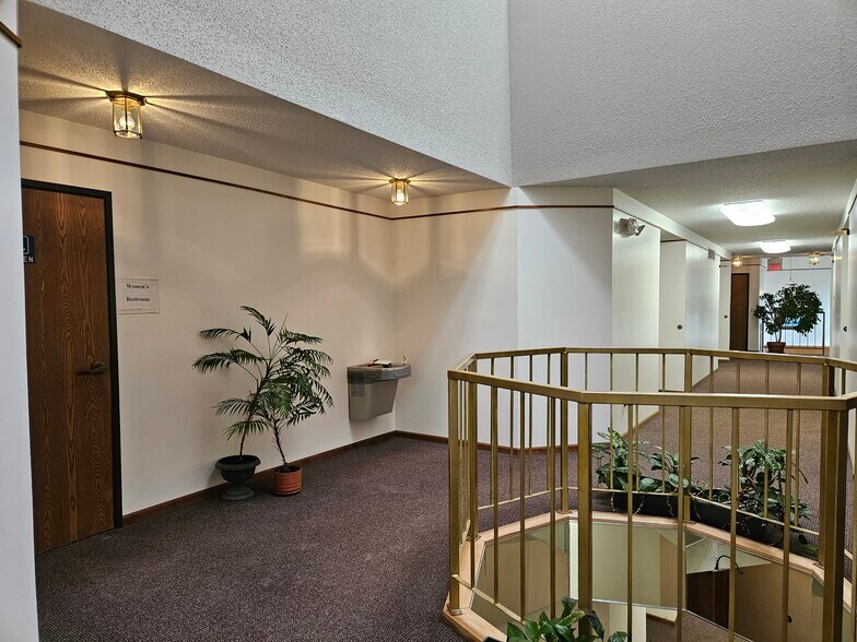 More Photos Of 350 Saint Andrews Rd, Saginaw Office For Sale