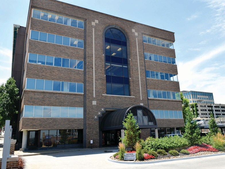 More Photos Of 600 Broadway Blvd, Kansas City Office For Lease