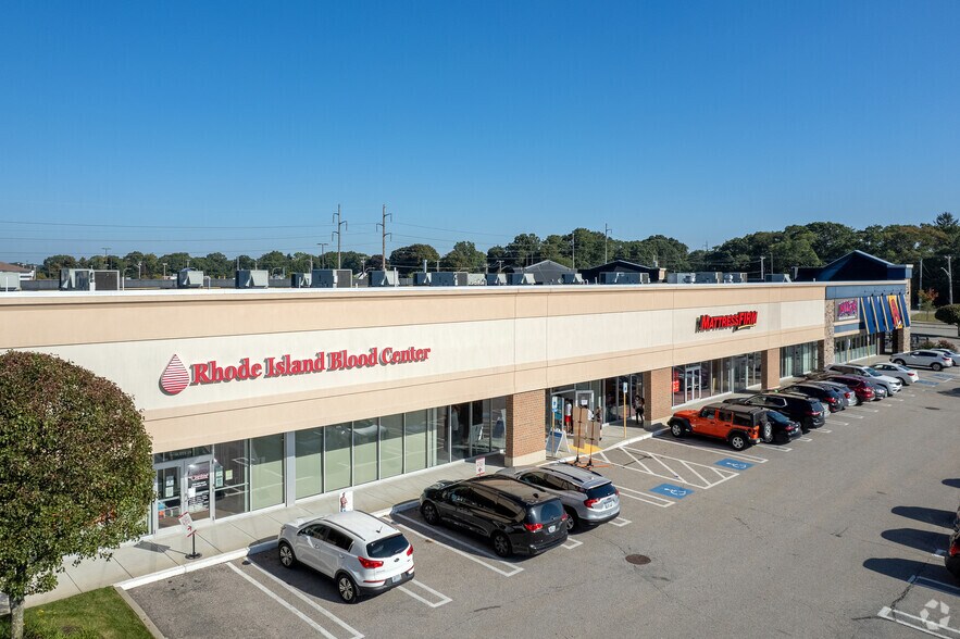 More Photos Of 555-615 Greenwich Ave, Warwick Unknown For Lease