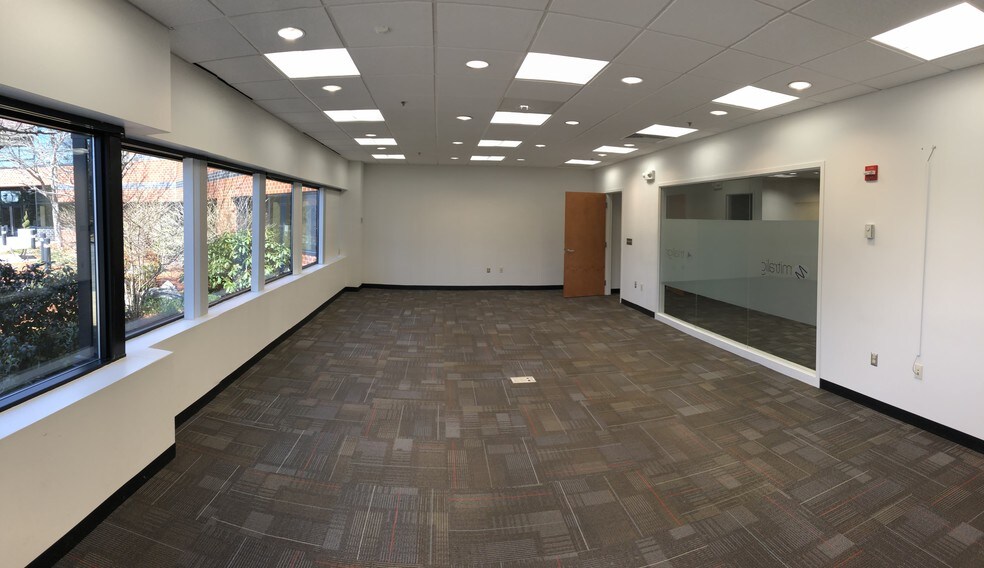 More Photos Of 1 Highwood Dr, Tewksbury Unknown For Lease