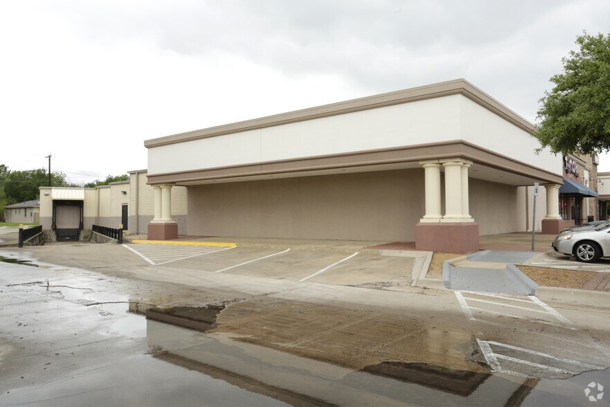 More Photos Of 501 W Belt-Line Rd, Richardson Unknown For Lease