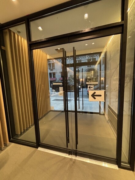 More Photos Of 120 E 56th St, New York Office For Lease