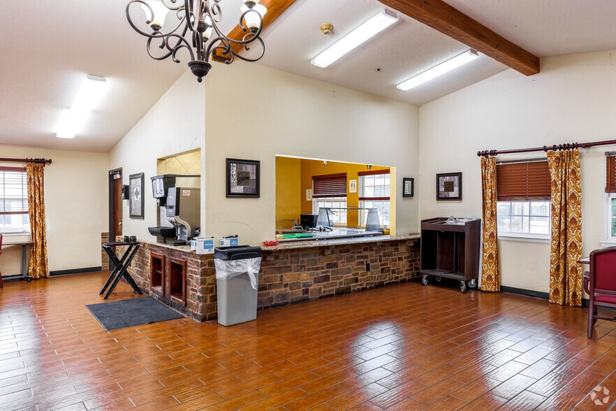 More Photos Of 2229 N Carroll Blvd, Denton Skilled Nursing Facility For Sale