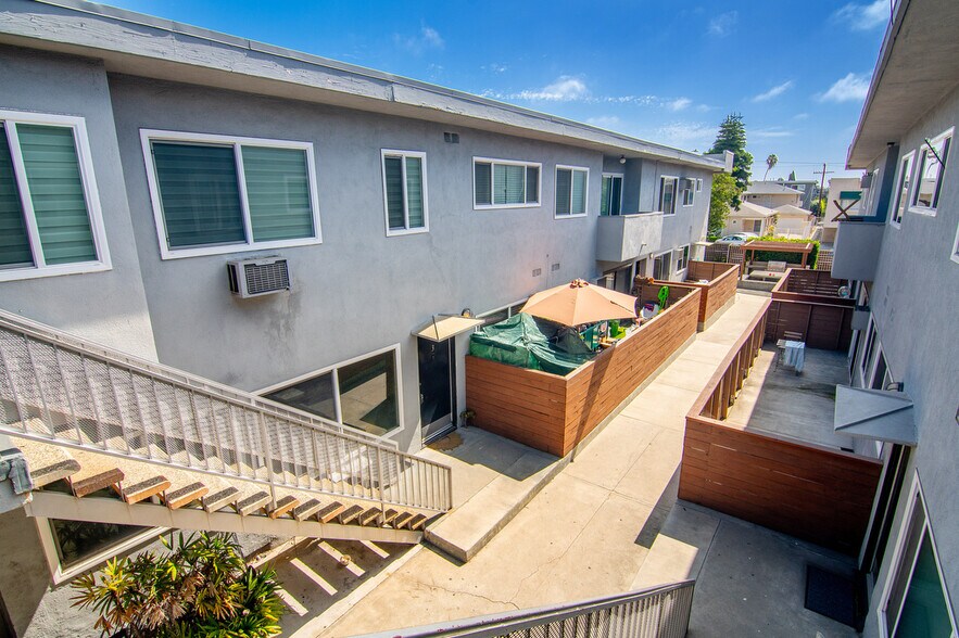 More Photos Of 2023 Preuss Rd, Los Angeles Apartments For Sale