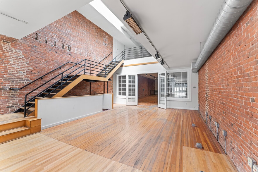 More Photos Of 262 Atlantic St, Stamford Freestanding For Sale