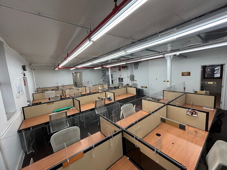 More Photos Of 122 18th St, Brooklyn Land For Lease