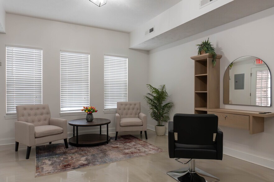 More Photos Of 38091 Euclid Ave, Willoughby Storefront Retail Residential For Sale