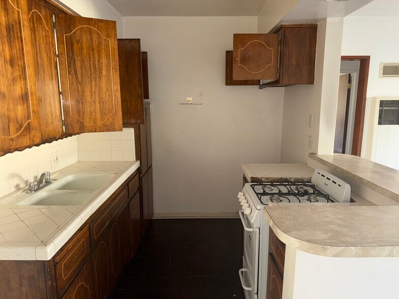 More Photos Of 904 N 1st St, Alhambra Apartments For Sale