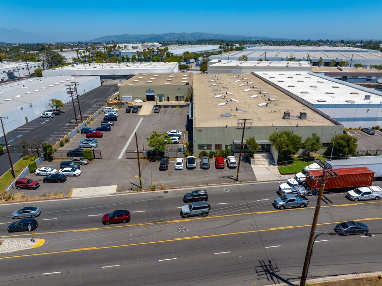 More Photos Of 2042 Garfield Ave, Commerce Manufacturing For Sale