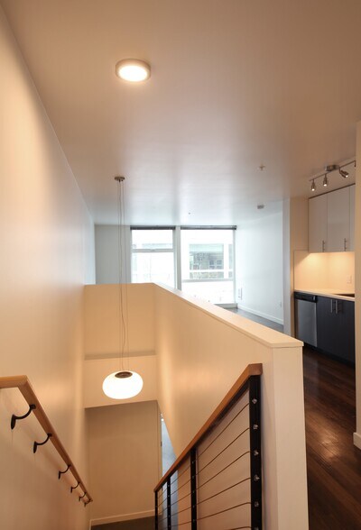 More Photos Of 900 NE 65th St, Seattle Apartments For Lease