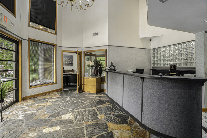 More Photos Of 1977 N Park Pl SE, Atlanta Medical For Sale