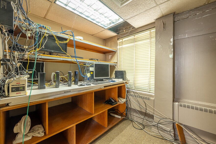 More Photos Of 4332 33rd St, Long Island City Industrial For Sale