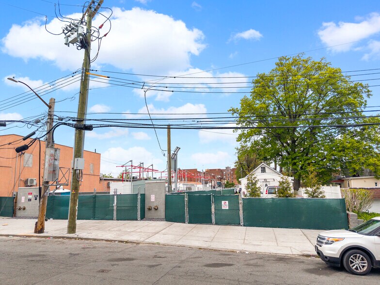 More Photos Of 1927 Gildersleeve Ave, Bronx Land For Sale