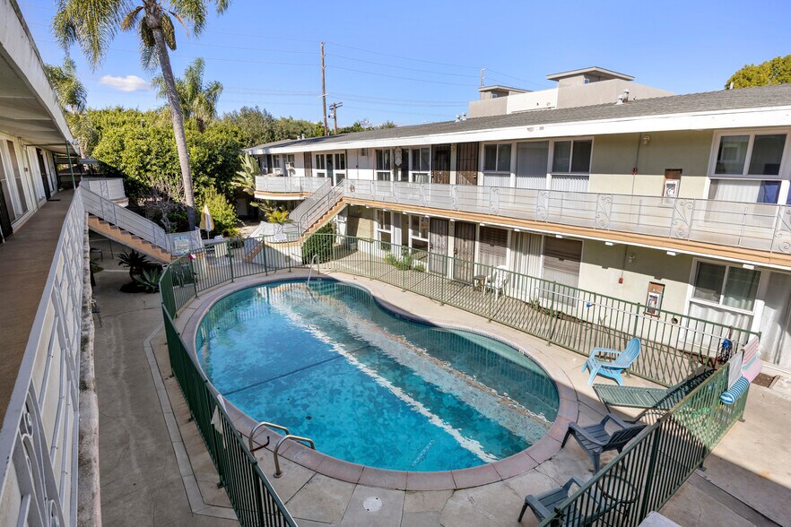 More Photos Of 1904 S Robertson Blvd, Los Angeles Apartments For Sale