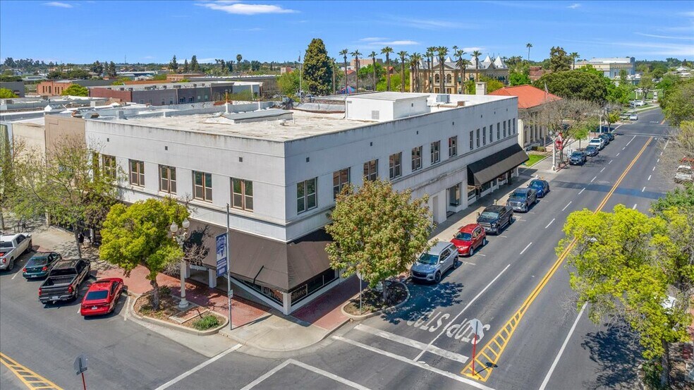 Primary Photo Of 100 W 7th St, Hanford Storefront Retail Office For Sale