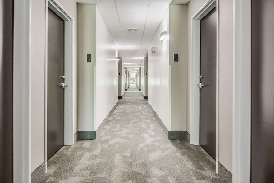 More Photos Of 1720 W Henderson St, Cleburne Hotel For Sale