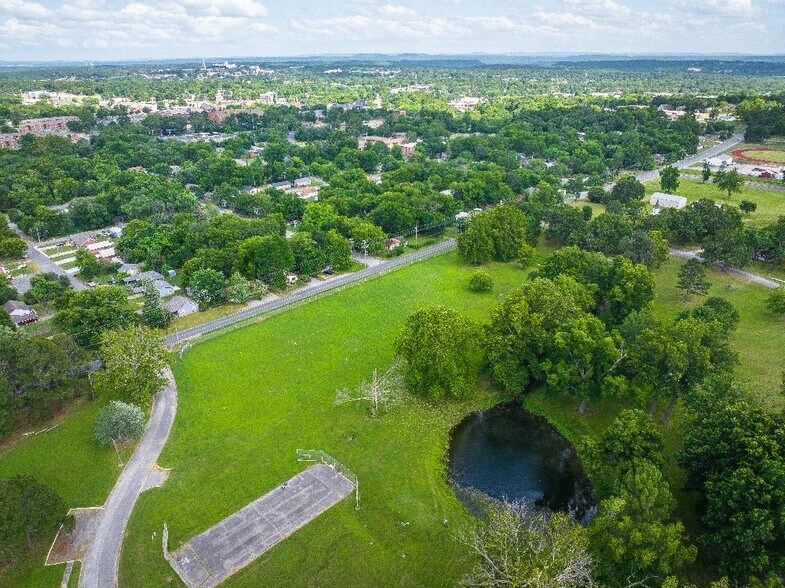 More Photos Of 7 Mathis Park Dr, Tahlequah Dormitory For Sale